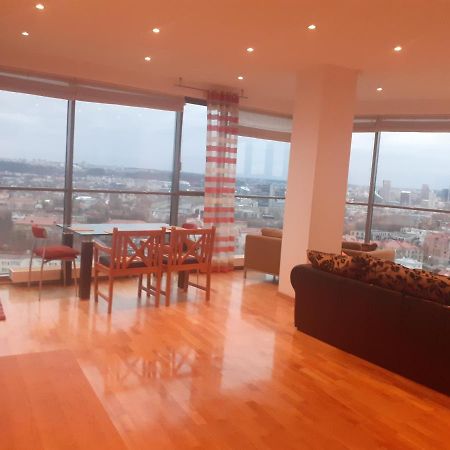 Luxury Apartment In Skyscraper 빌뉴스 외부 사진